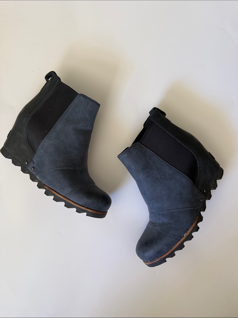 Sorel sz 7.5 Navy Wedge Ankle Booties - Slip-On Joan of Arctic good cond